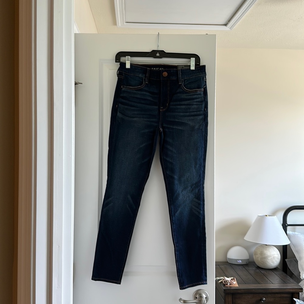 AE Dream Jean Jeggings. Dark wash Size 8 Short. NWT!